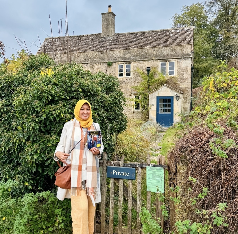 About 11 Foto di depan Rumah Lily and James Potter